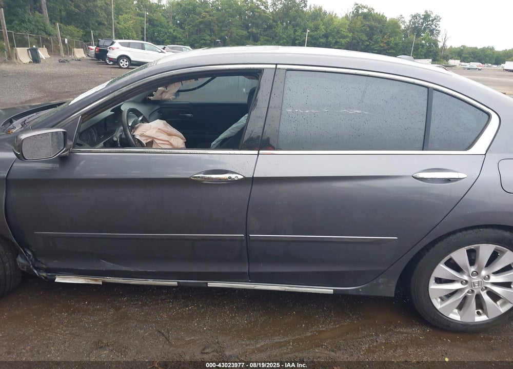 2013 HONDA ACCORD VIN: 1HGCR3F85DA036253