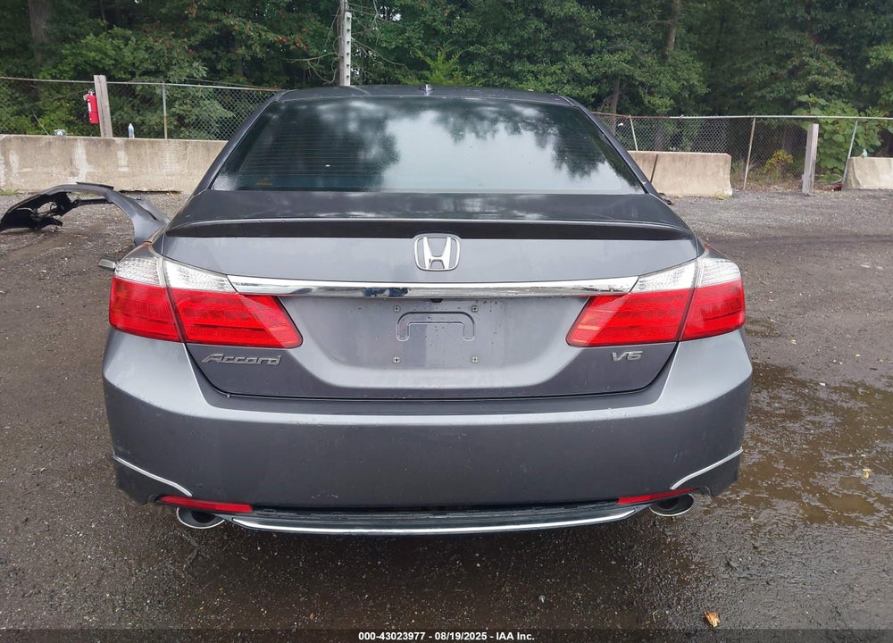 2013 HONDA ACCORD VIN: 1HGCR3F85DA036253