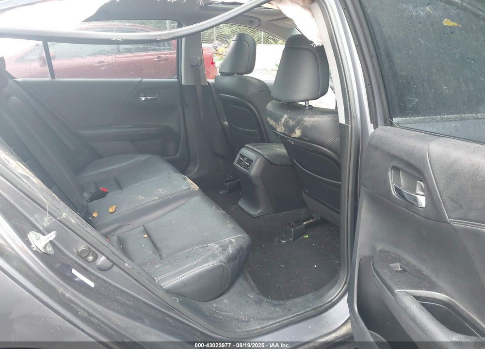 2013 HONDA ACCORD VIN: 1HGCR3F85DA036253