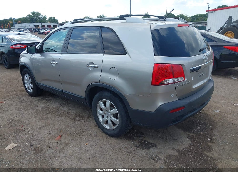 2013 KIA SORENTO VIN: 5XYKT3A65DG405940