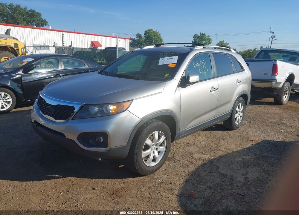 2013 KIA SORENTO VIN: 5XYKT3A65DG405940