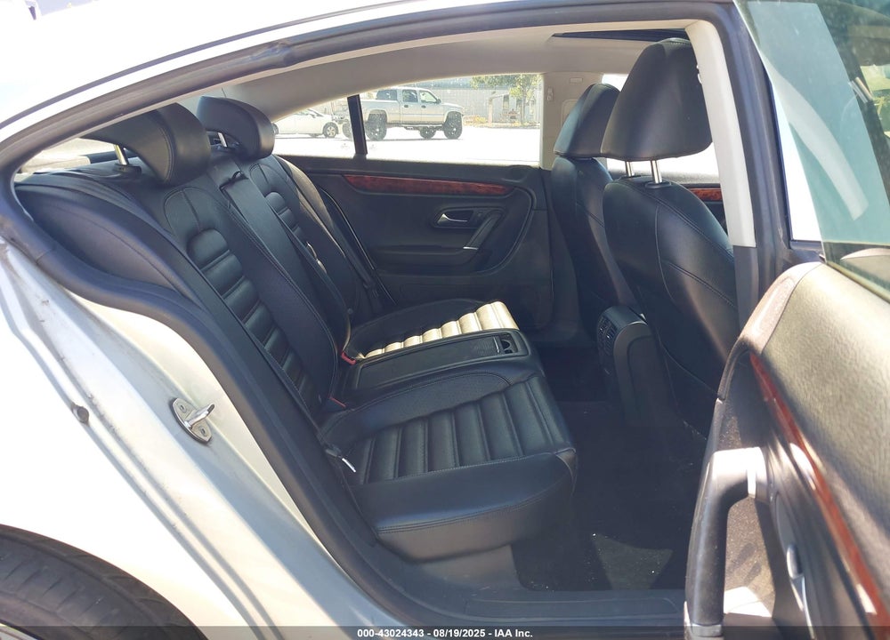 2011 VOLKSWAGEN CC LUX PLUS VIN: WVWHN7AN1BE719657