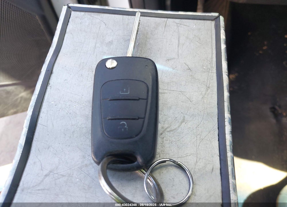 2012 KIA SPORTAGE VIN: KNDPB3A20C7345972
