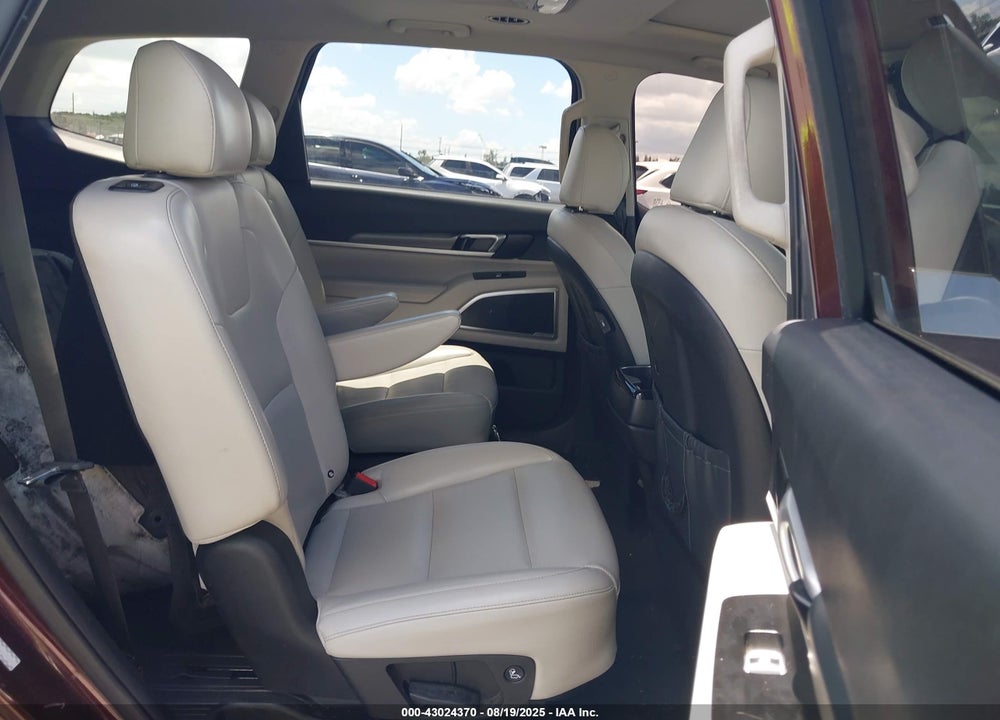 2021 KIA TELLURIDE VIN: 5XYP64HC6MG144428