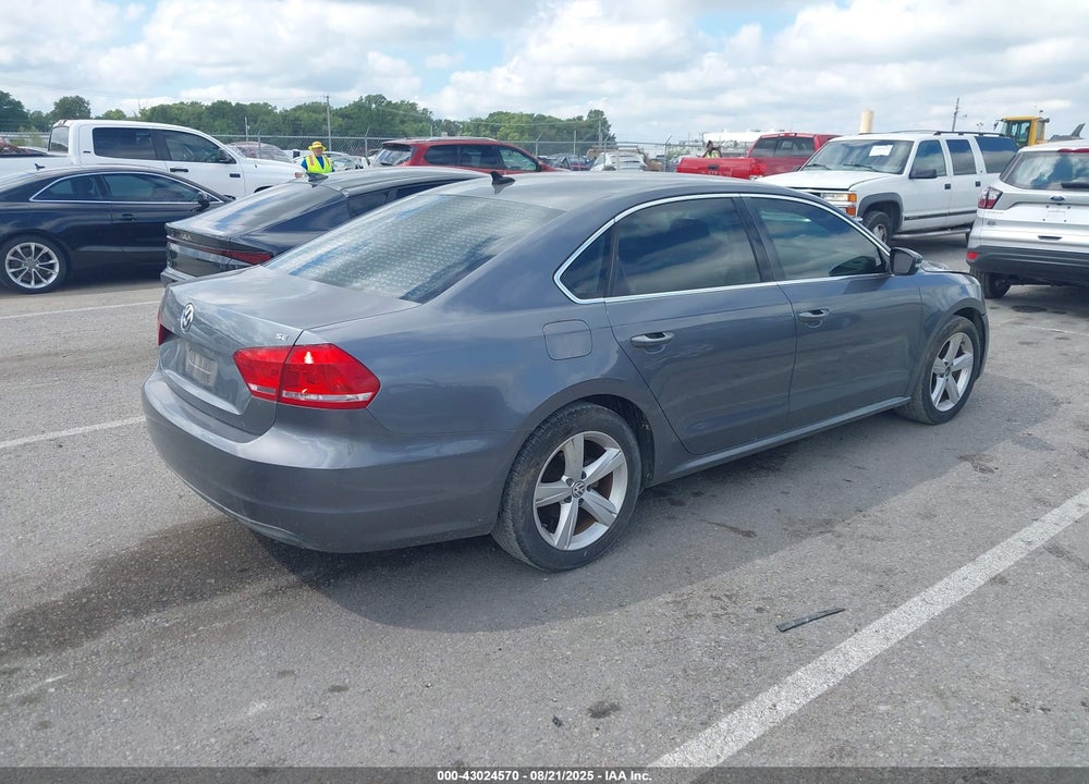 2013 VOLKSWAGEN PASSAT VIN: 1VWBH7A3XDC125592
