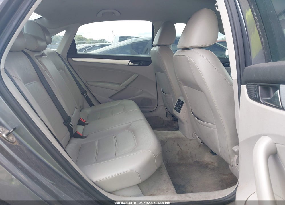 2013 VOLKSWAGEN PASSAT VIN: 1VWBH7A3XDC125592