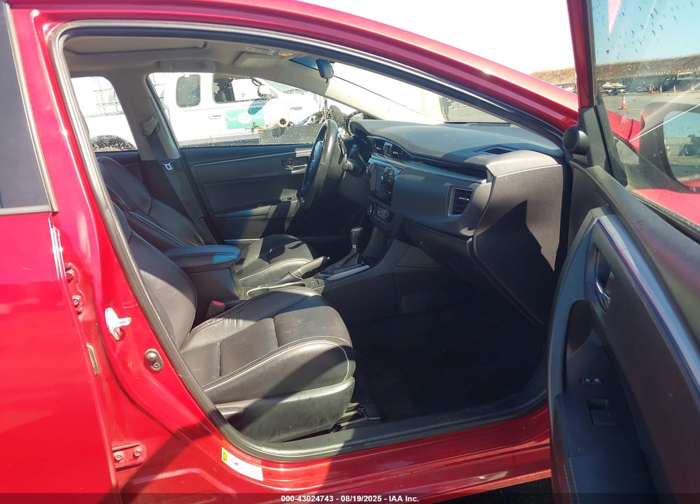2015 TOYOTA COROLLA VIN: 5YFBURHE1FP345621