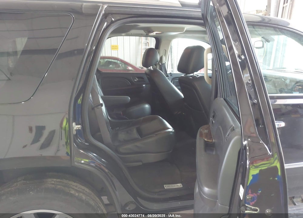 2013 GMC YUKON VIN: 1GKS2EEF8DR301392
