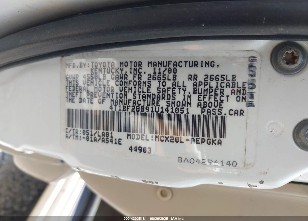 2001 TOYOTA AVALON XLS W/BUCKET SEATS VIN: 4T1BF28B91U141051