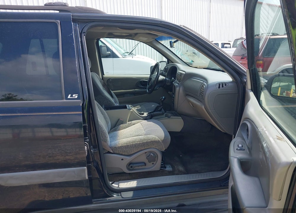 2003 CHEVROLET TRAILBLAZER LS VIN: 1GNDS13S232254209