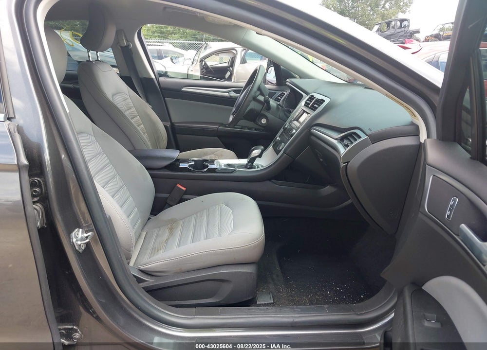 2016 FORD FUSION VIN: 3FA6P0G72GR282005