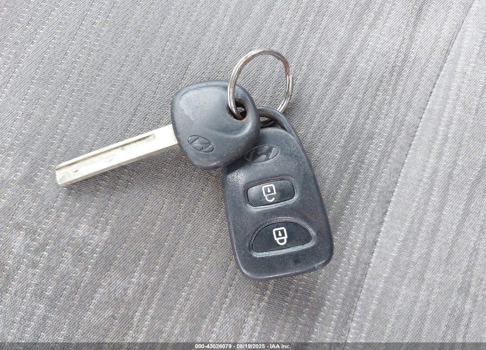 2017 HYUNDAI ACCENT VIN: KMHCT4AEXHU186572