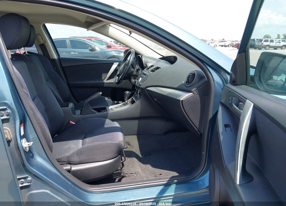 2011 MAZDA 3 S SPORT VIN: JM1BL1K60B1421057