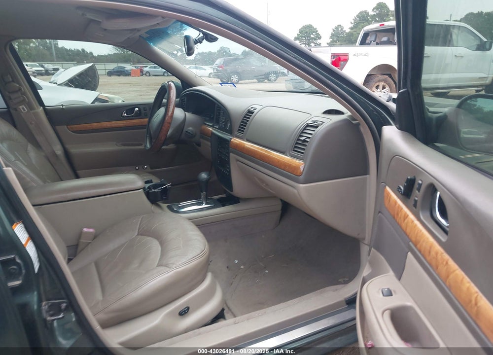 2001 LINCOLN CONTINENTAL VIN: 1LNHM97V71Y725302