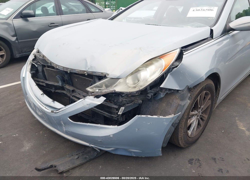 2011 HYUNDAI SONATA VIN: 5NPEB4AC0BH181431