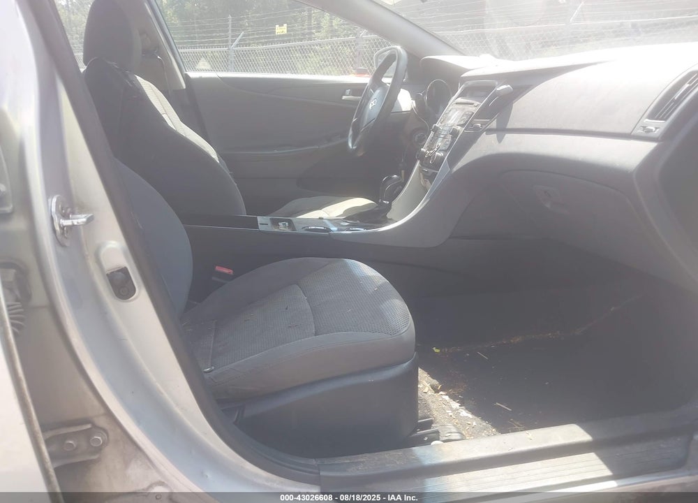 2013 HYUNDAI SONATA VIN: 5NPEB4AC1DH716575