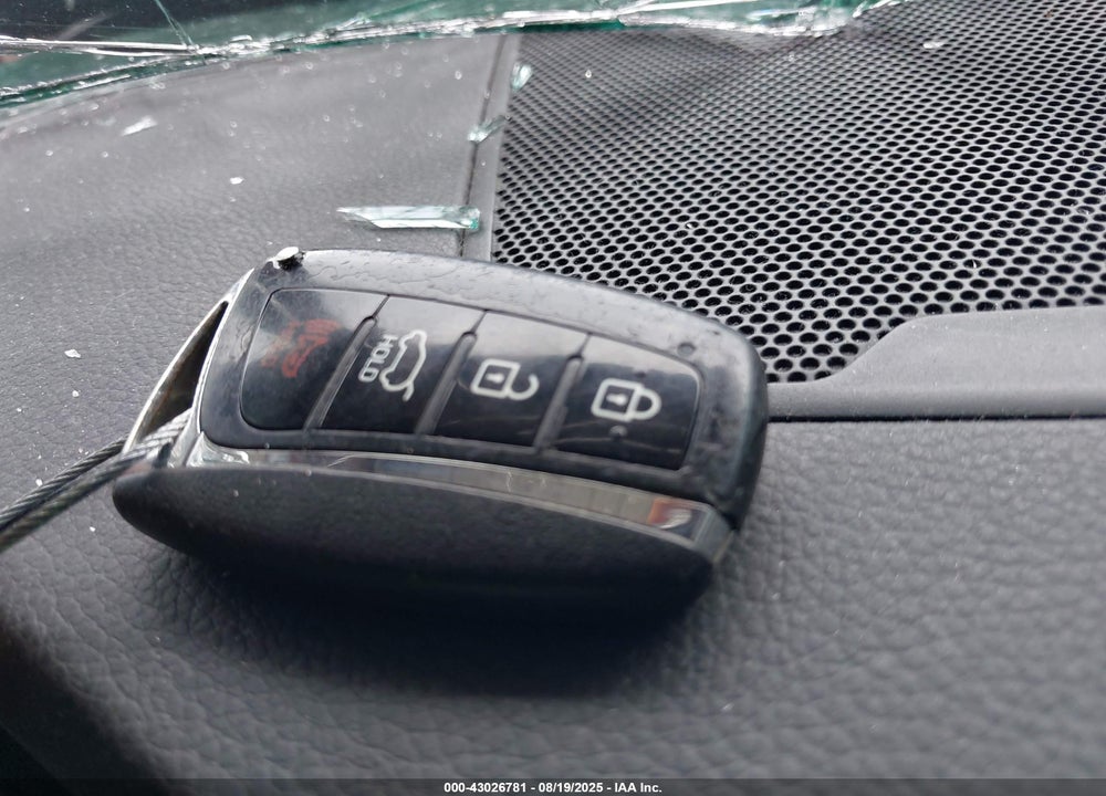 2015 HYUNDAI SANTA FE VIN: KM8SR4HF9FU128894