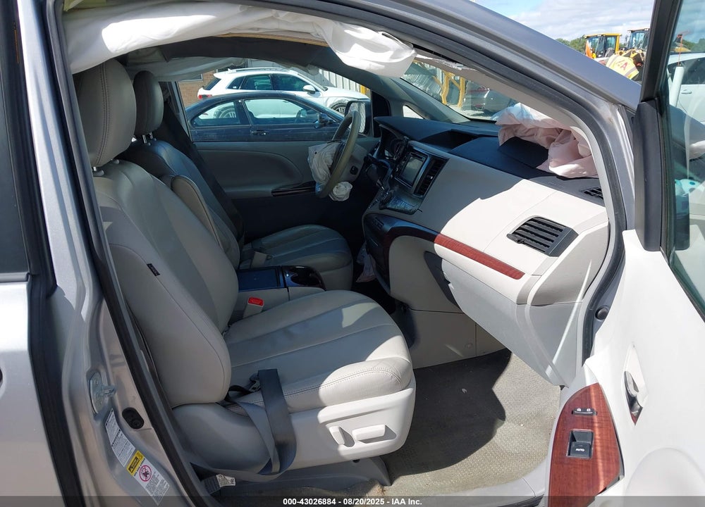 2013 TOYOTA SIENNA XLE 7 PASSENGER VIN: 5TDDK3DC3DS056289