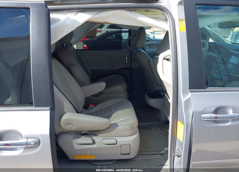 2013 TOYOTA SIENNA XLE 7 PASSENGER VIN: 5TDDK3DC3DS056289