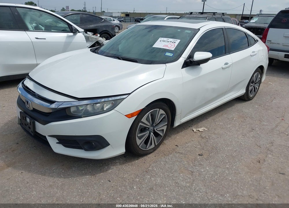 2018 HONDA CIVIC VIN: 2HGFC1F33JH641568
