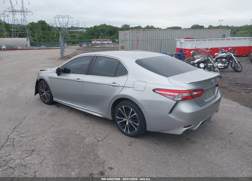 2018 TOYOTA CAMRY VIN: 4T1B11HK5JU626666