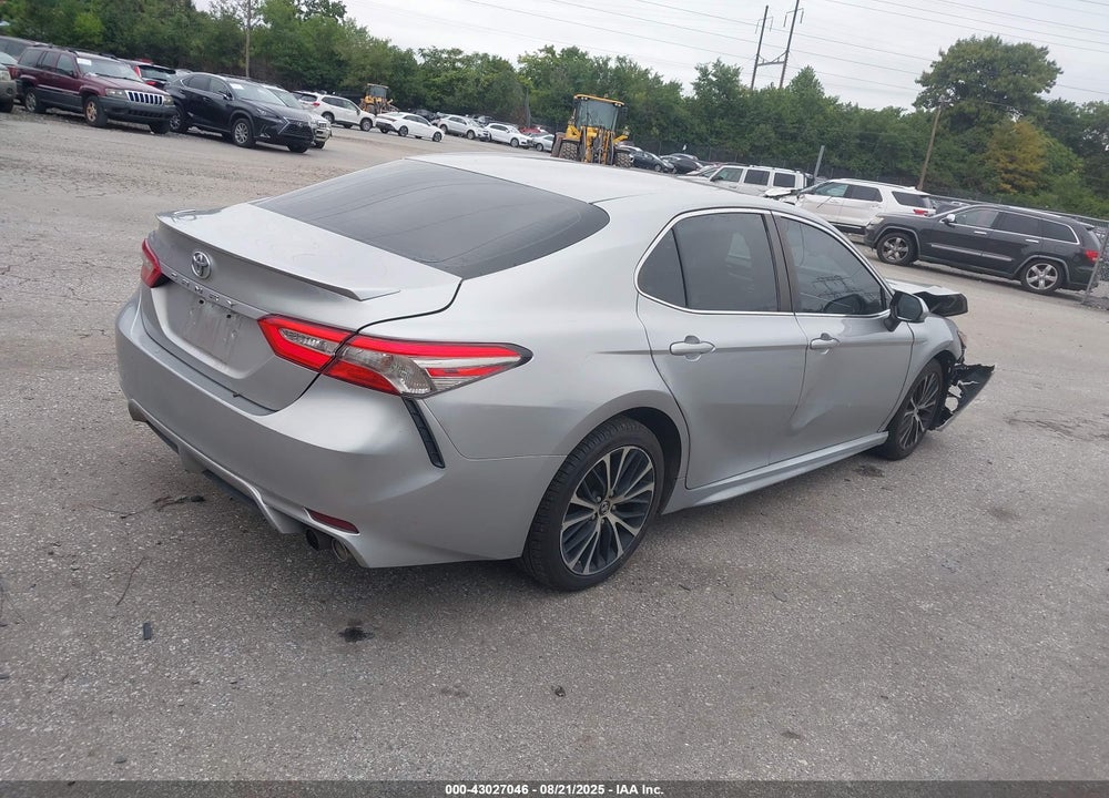 2018 TOYOTA CAMRY VIN: 4T1B11HK5JU626666