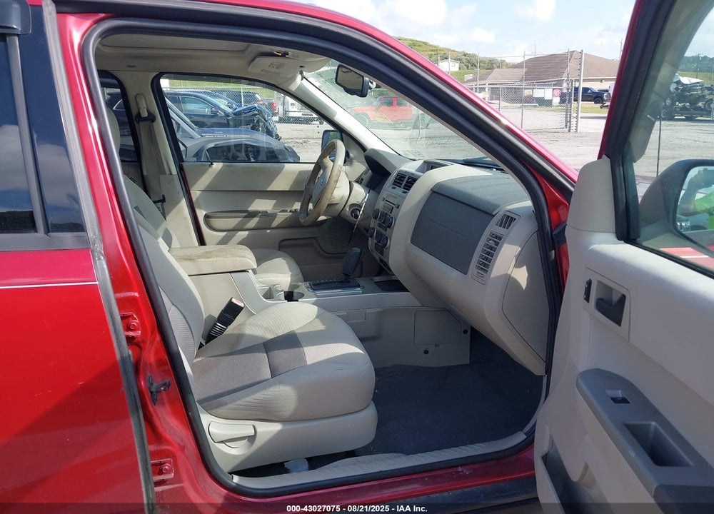 2008 FORD ESCAPE XLT VIN: 1FMCU93138KB42204