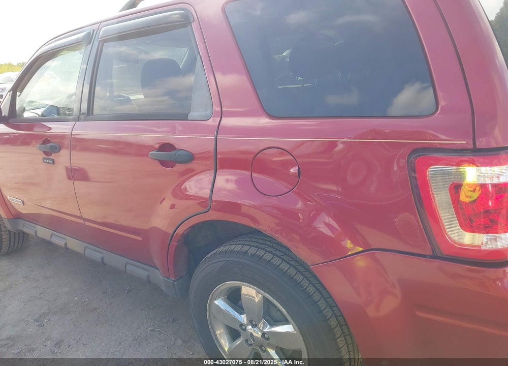 2008 FORD ESCAPE XLT VIN: 1FMCU93138KB42204