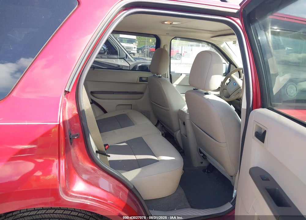 2008 FORD ESCAPE XLT VIN: 1FMCU93138KB42204