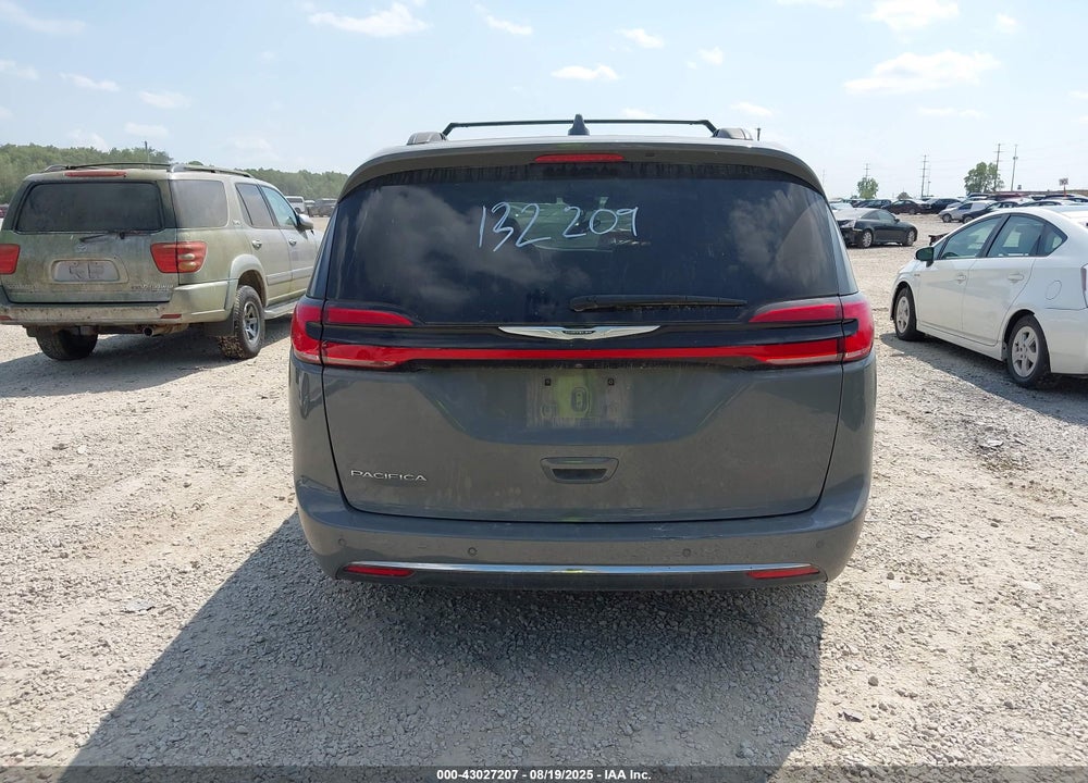2022 CHRYSLER PACIFICA TOURING L VIN: 2C4RC1BGXNR132209