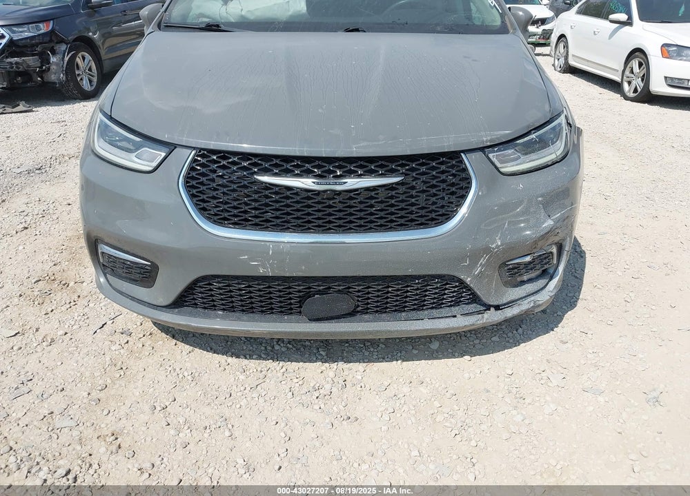 2022 CHRYSLER PACIFICA TOURING L VIN: 2C4RC1BGXNR132209