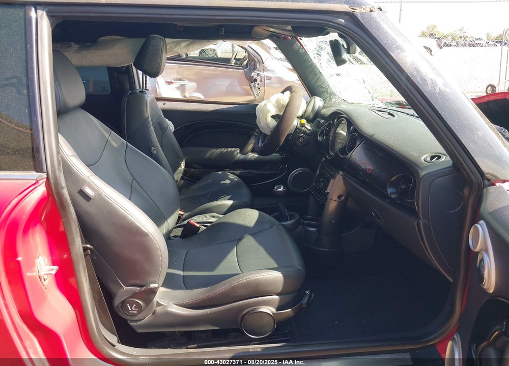 2006 MINI COOPER VIN: WMWRC33536TK72196