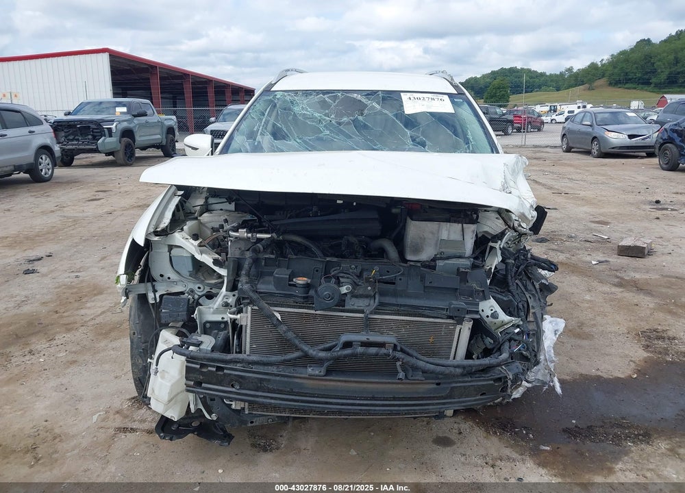2017 NISSAN ROGUE VIN: 5N1AT2MV4HC824909