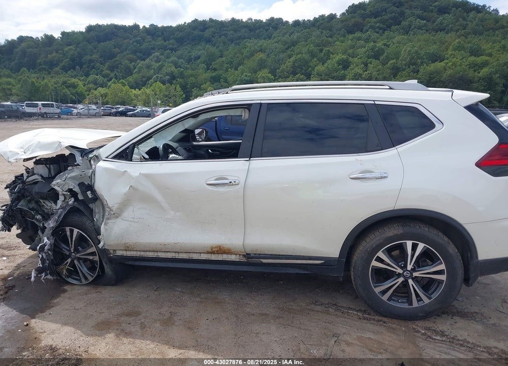 2017 NISSAN ROGUE VIN: 5N1AT2MV4HC824909