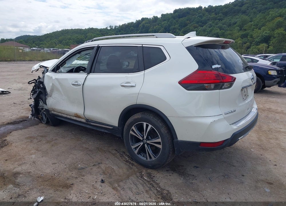 2017 NISSAN ROGUE VIN: 5N1AT2MV4HC824909