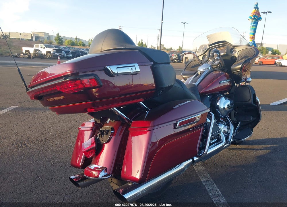 2016 HARLEY-DAVIDSON FLTRU VIN: 1HD1KGL14GB658221