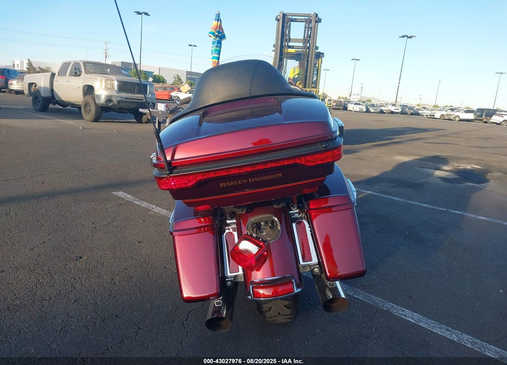 2016 HARLEY-DAVIDSON FLTRU VIN: 1HD1KGL14GB658221