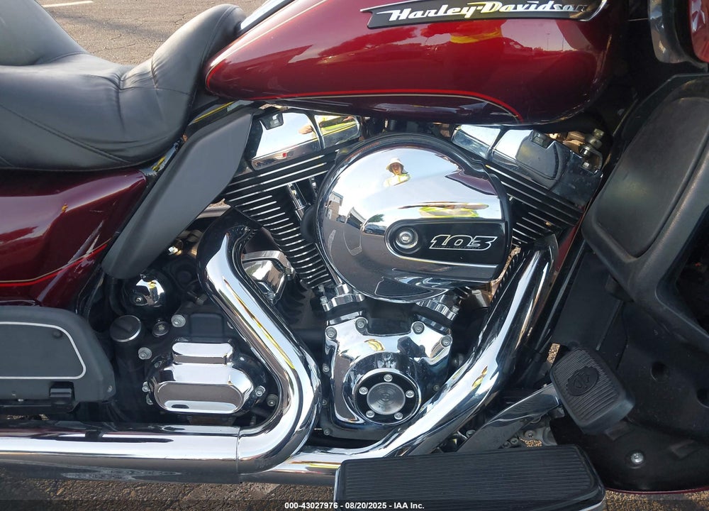 2016 HARLEY-DAVIDSON FLTRU VIN: 1HD1KGL14GB658221