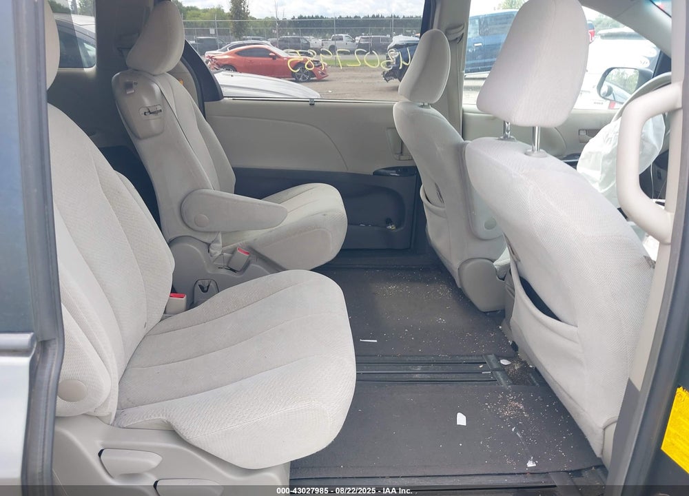 2013 TOYOTA SIENNA LE V6 8 PASSENGER VIN: 5TDKK3DC2DS345834