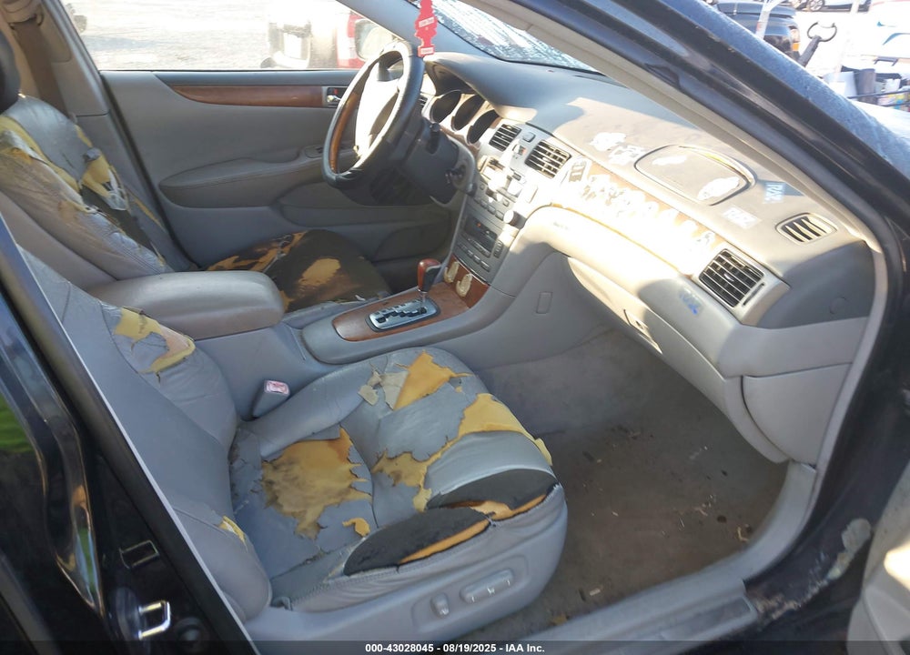 2005 LEXUS ES 330 VIN: JTHBA30GX55072076