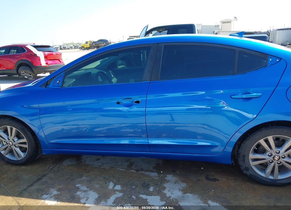 2018 HYUNDAI ELANTRA SEL VIN: 5NPD84LF4JH388744