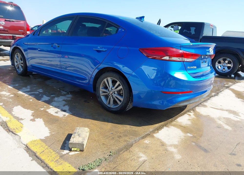 2018 HYUNDAI ELANTRA SEL VIN: 5NPD84LF4JH388744
