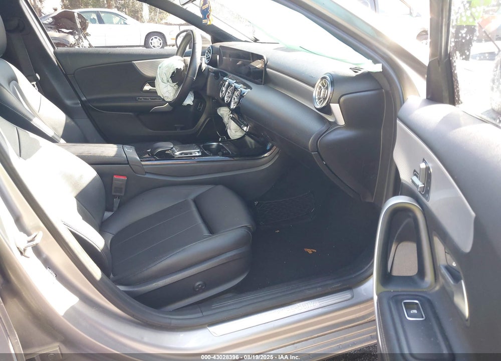 2019 MERCEDES-BENZ A-CLASS VIN: WDD3G4EB2KW026096
