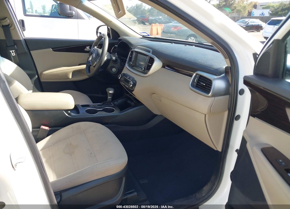 2019 KIA SORENTO VIN: 5XYPG4A5XKG467404