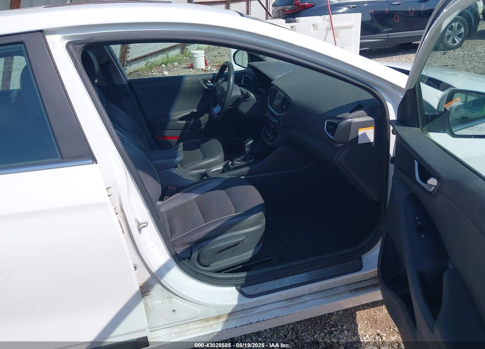 2017 HYUNDAI IONIQ HYBRID VIN: KMHC85LC1HU051838