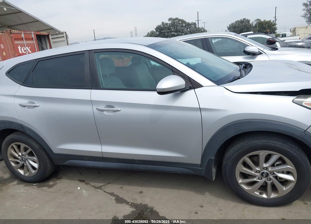 2017 HYUNDAI TUCSON VIN: KM8J23A47HU355720