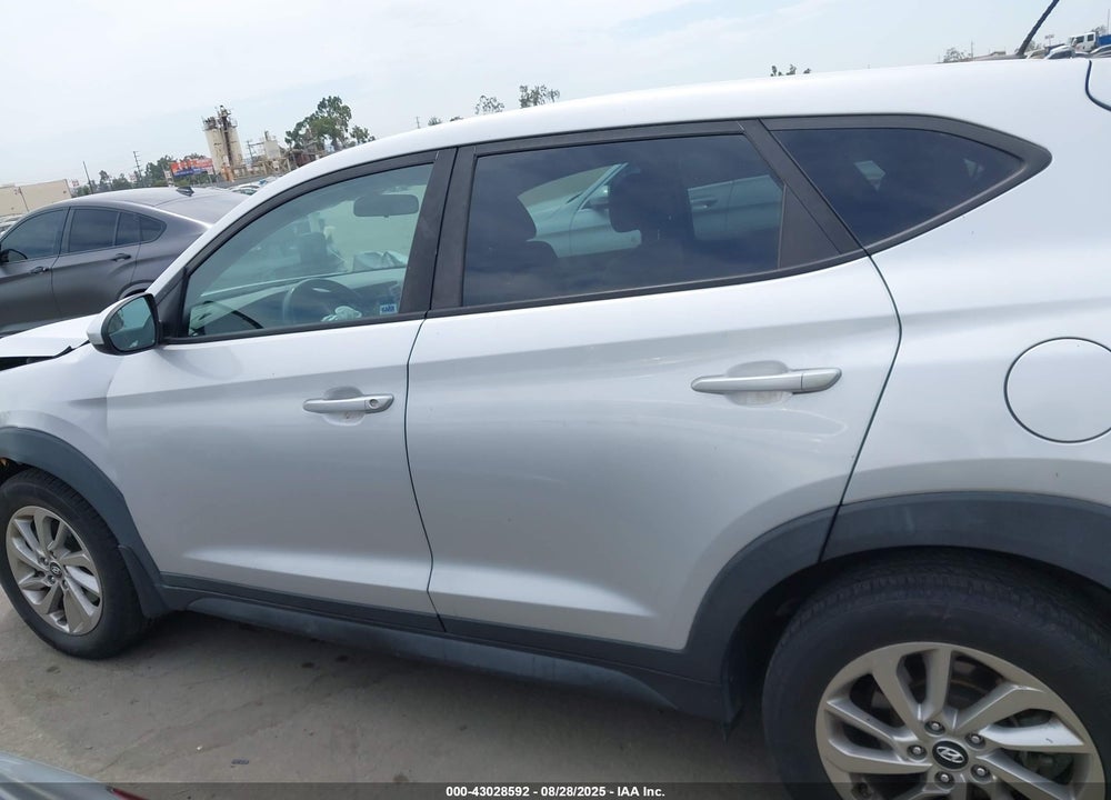 2017 HYUNDAI TUCSON VIN: KM8J23A47HU355720