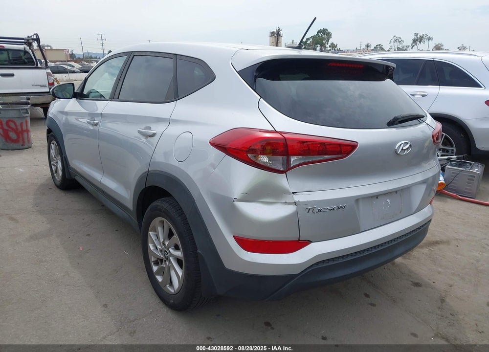 2017 HYUNDAI TUCSON VIN: KM8J23A47HU355720