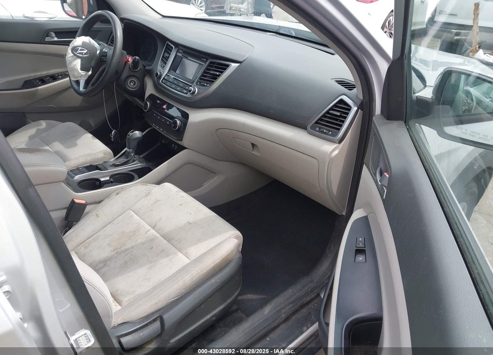 2017 HYUNDAI TUCSON VIN: KM8J23A47HU355720
