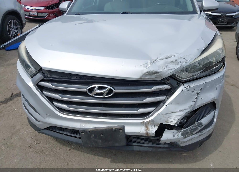 2017 HYUNDAI TUCSON VIN: KM8J23A47HU355720
